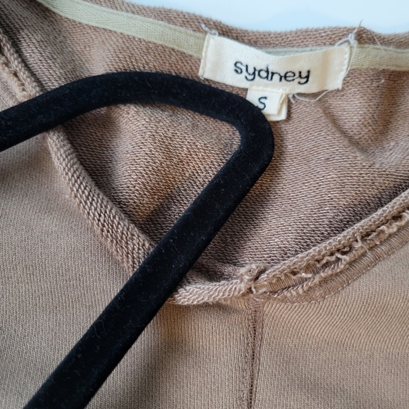 Sydney  V-neck Sweatshirt Pullover Brown Size Small - Picture 6 of 10